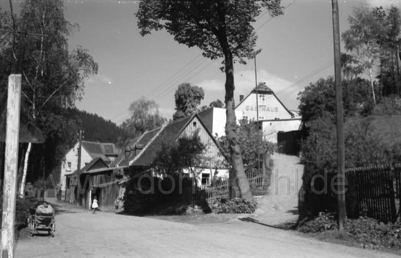 001 (36).jpg - Unterdorf mit unteren Gasthaus "Zum Triebtal"